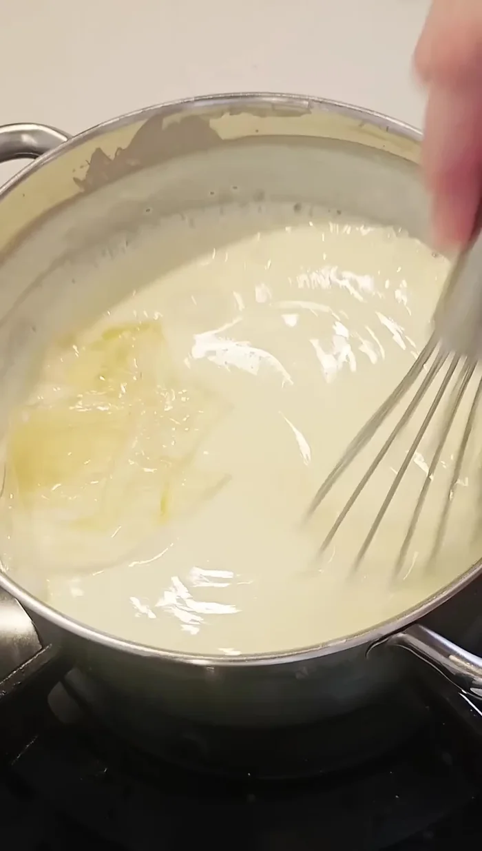Añadimos la gelatina hidratada previamente y removemos hasta que se disuelva (44.64).