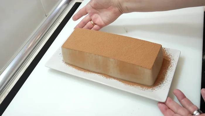 Refrigerar de nuevo por un rato (opcional) para que el cacao se humedezca.