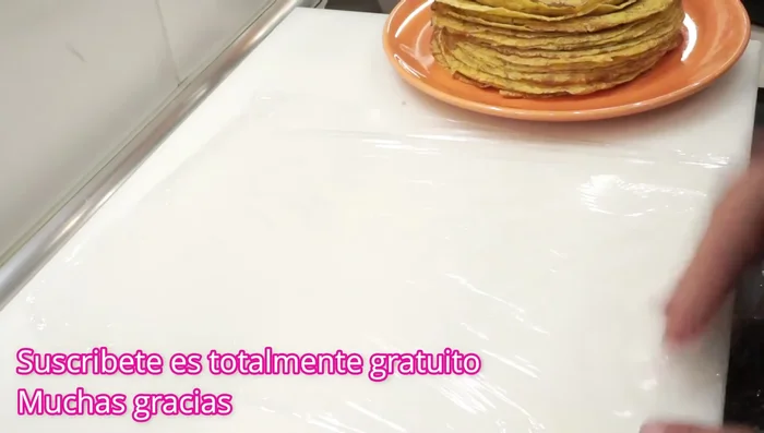 Para congelar: enrollar los crepes y guardarlos en film transparente para congelarlos individualmente.