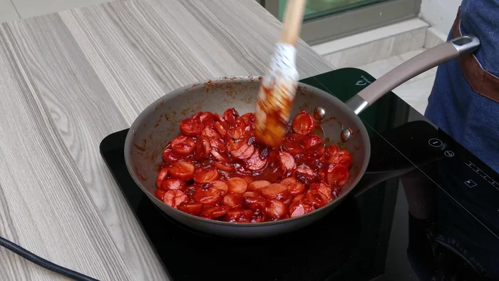 Incorporar todos los ingredientes para mezclar los sabores.
