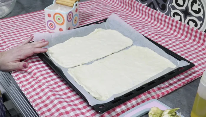 Precalentar el horno a 200°C.
