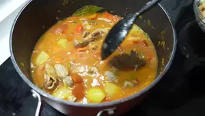 Conejo Estofado con Garbanzos: Receta Fácil y Deliciosa