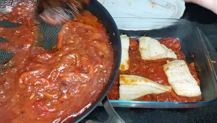 Cubrir con el resto del sofrito. (321.16)