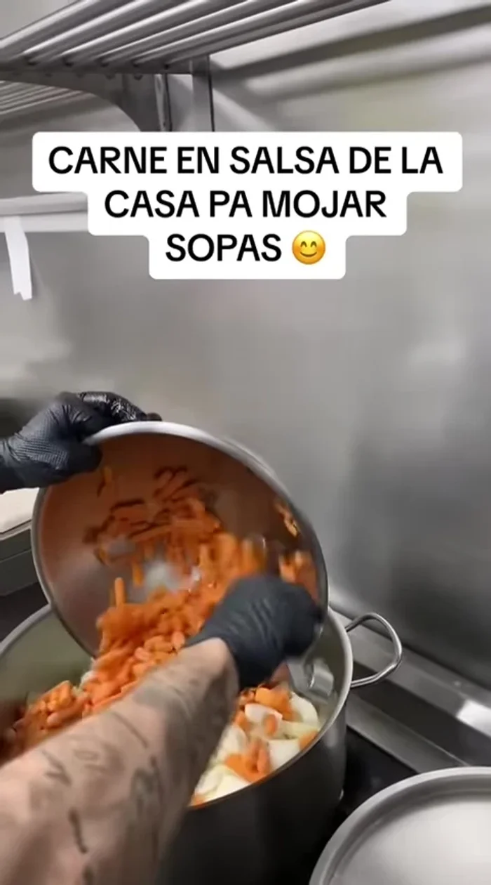 Incorporar las zanahorias baby (90.439). Sofreír todo a fuego lento (99.68).