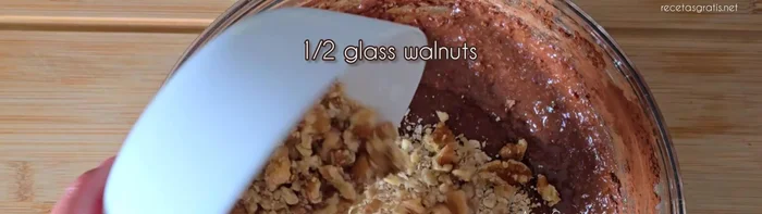 Agregar pepitas de chocolate al gusto.