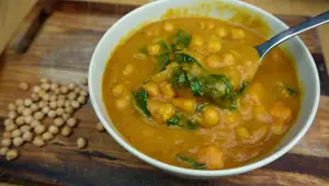 Garbanzos al Curry con Leche de Coco (Olla Lenta)