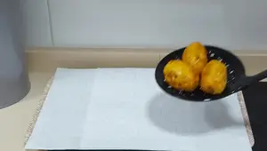 Huevos Tontos: Receta Fácil y Deliciosa con Atún y Calabacín