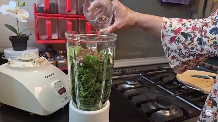 Cocinar hasta que las verduras estén tiernas y el queso se haya derretido.
