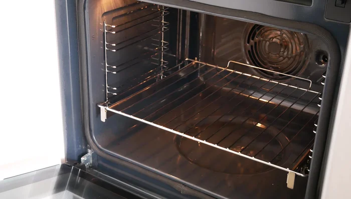 Hornear a 200ºC (395ºF) durante 20 minutos aproximadamente (tiempo que puede variar según el grosor de los lomos). [183.76]