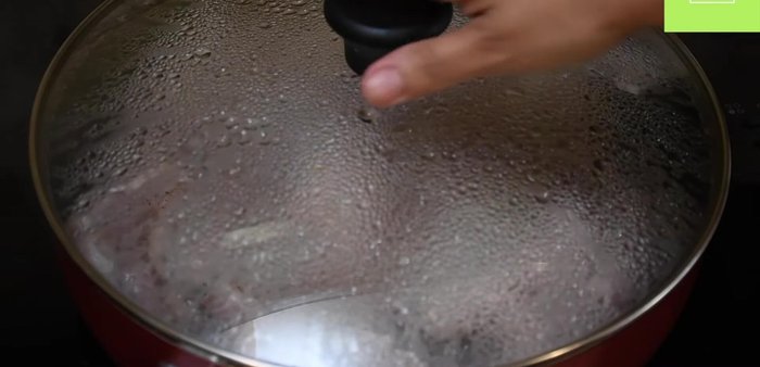 Cocina las costillas por 10 minutos adicionales hasta que estén suaves.