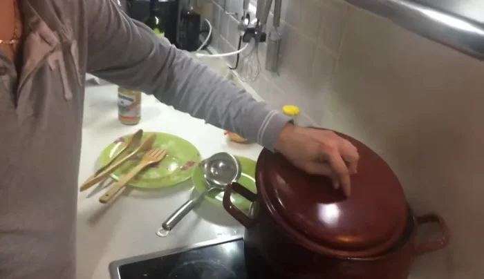 Sazonar con sal y clavo al gusto.