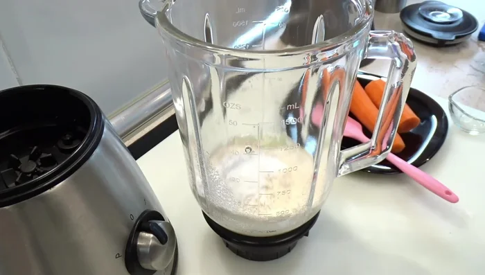 Incorporar una cucharadita de levadura química.