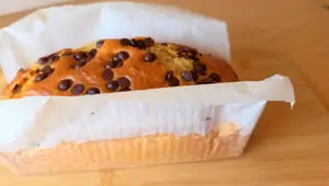 Bizcocho Frutos Rojos y Chocolate: Receta Fácil y Rápida