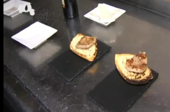 Añadir la cebolla caramelizada.