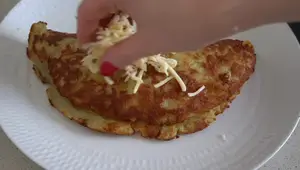 Tortitas de Patatas Crujientes con Champiñones al Ajillo