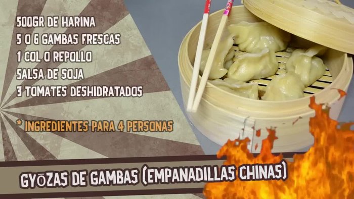 Preparamos la masa: Mezclamos la harina, el agua y la sal hasta obtener una masa apelmazada. Añadimos más agua si es necesario y amasamos hasta conseguir una textura de plastilina. Dejamos reposar 20 minutos (0.56).