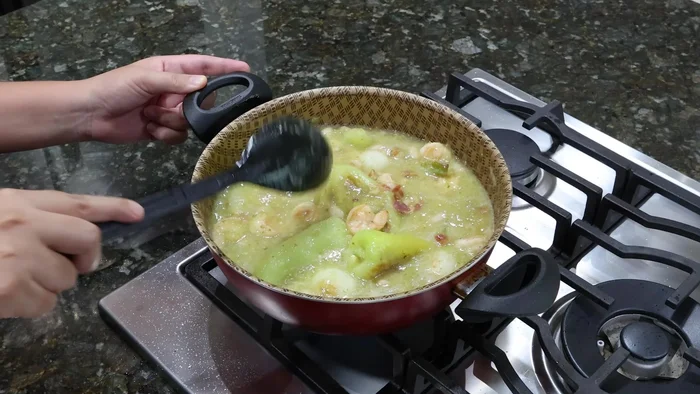 Tapar y cocinar por 5 minutos.