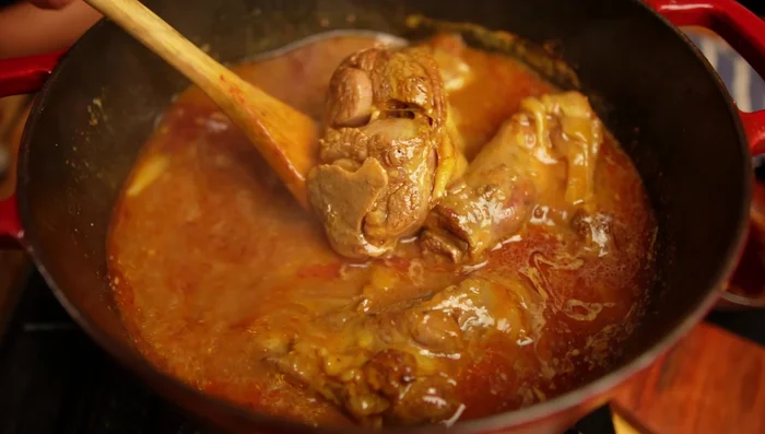 Cocinar durante 30 minutos más (467.28). Ajustar la consistencia si es necesario.
