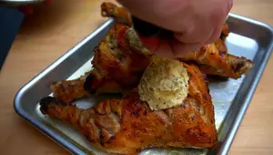 Pollo a la Parrilla con Mantequilla Vaquera (Receta Fácil)