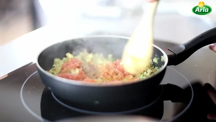Cocer la pasta guantón al dente.
