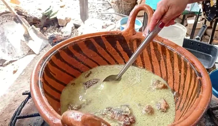 Condimentar con sal al gusto.