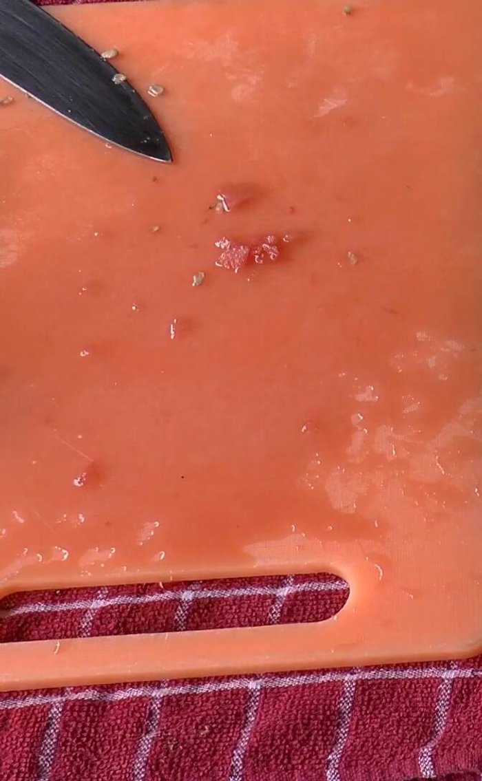 Añadir el escabeche de los mejillones.