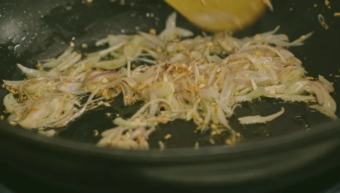 Añadir la zanahoria y cocinar 15-20 minutos hasta que esté tierna (87.06).