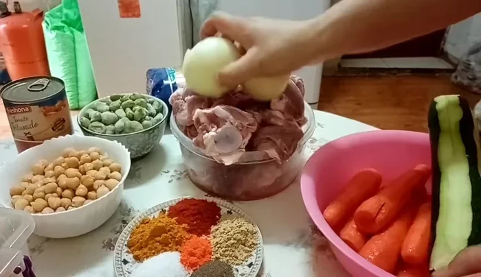 Servir. (Se menciona la presentación final del plato)
