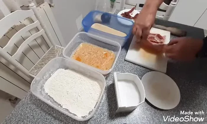 Cerrar el filete formando un paquete, asegurándose de que quede bien sellado.