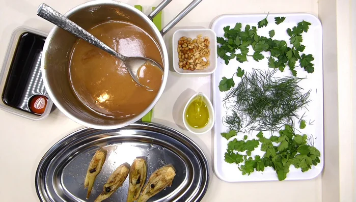 Precalentar los platos en el horno a 100-110 grados.