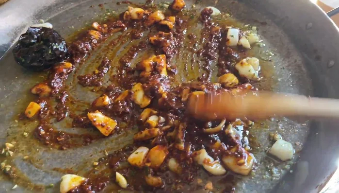 Agregar la salmorreta (receta en la descripción del vídeo).
