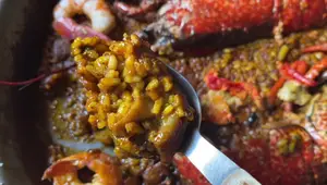 Paella de Bogavante: Receta Fácil y Deliciosa