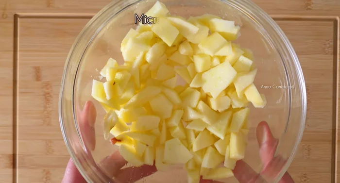 Cocinar en el microondas durante 3 minutos.