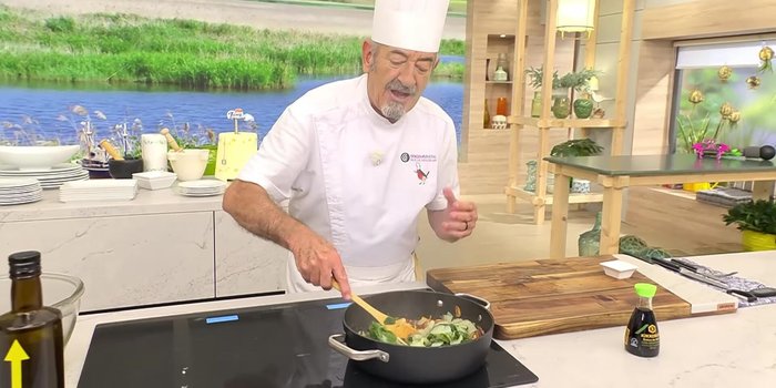 Incorporar la salsa de soja.