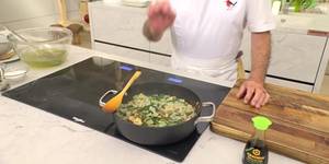 Receta Acelgas con Gambas y Jamón: ¡Plato Saludable y Fácil!