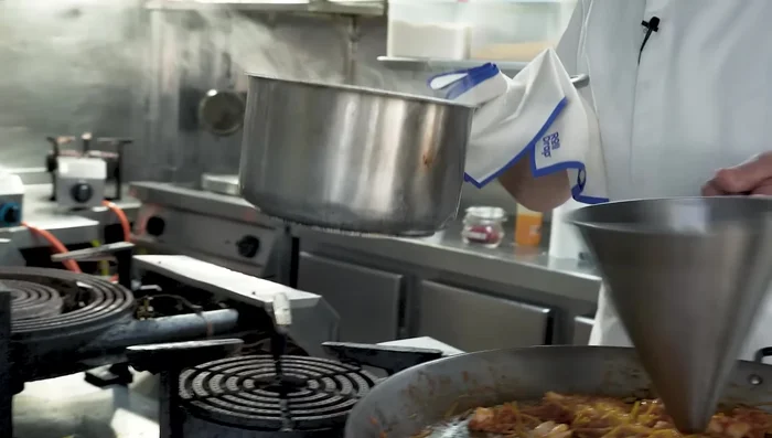Cocina a fuego fuerte durante unos 20 minutos.