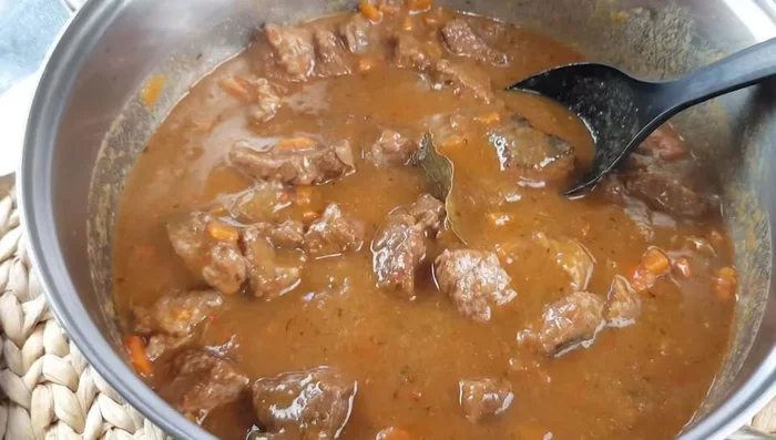 Una vez la carne esté tierna, apagar el fuego.