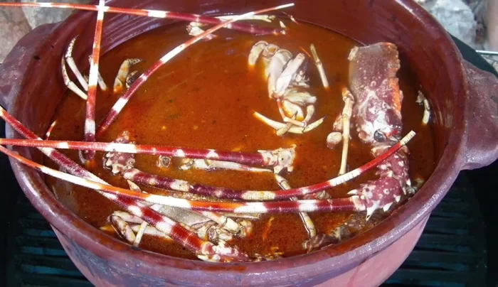 Remover y añadir azafrán (opcional). Cocinar 10 minutos.