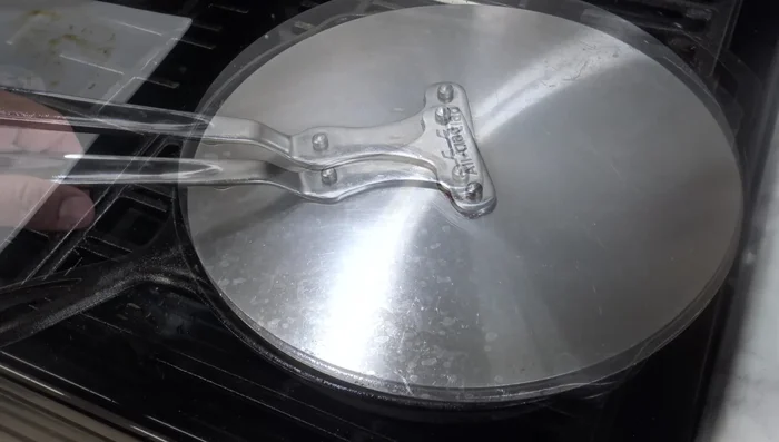 Tapar y dejar cocinar por 3-4 minutos hasta que espese.