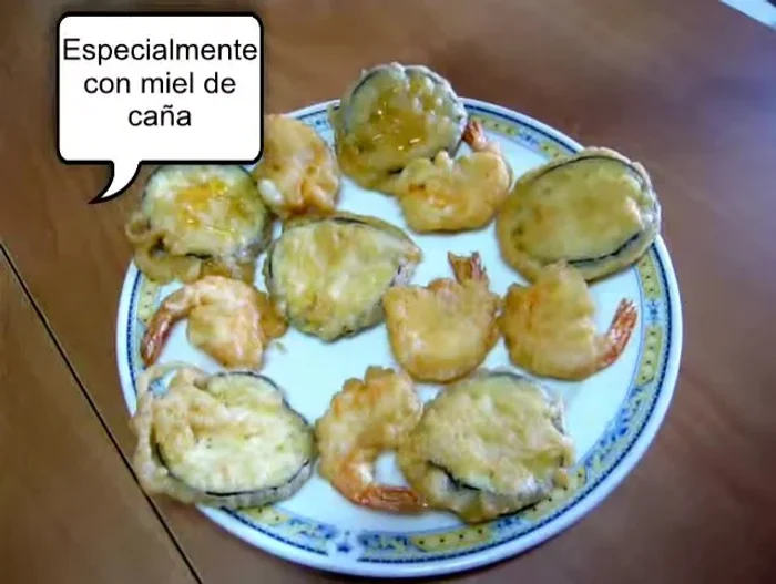 Para finalizar, añadir miel a las berenjenas (opcional).