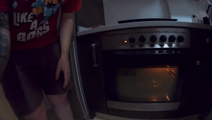 Precalentar el horno a 200 grados.