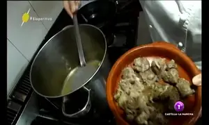 Carrillada de Cerdo Estofada: Receta Tradicional Española