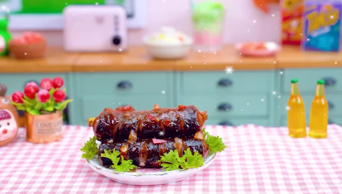Servir el pescado frito y la anguila asada.