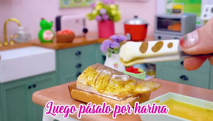 Pasar el pescado por harina.