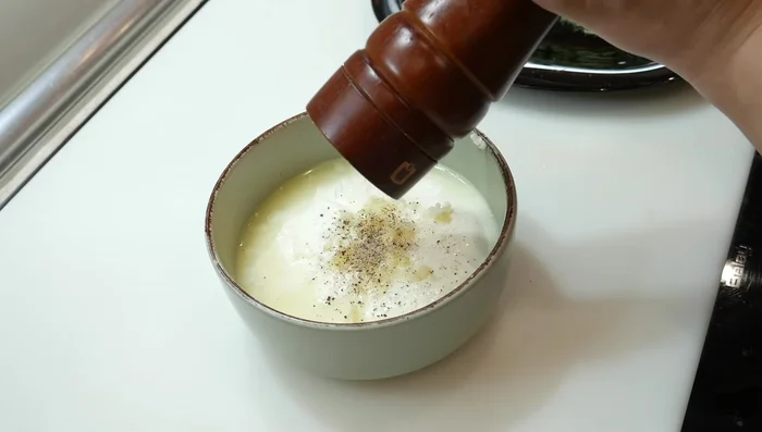 Añadir un chorrito de aceite de oliva (aproximadamente media cucharada).