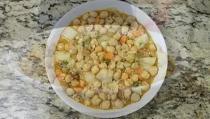 Garbanzos Pobres: Receta Española Clásica Fácil y Rápida