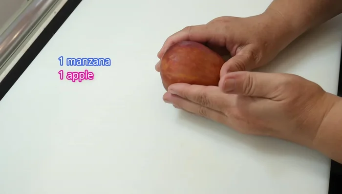 Congelar la manzana (o la fruta elegida).