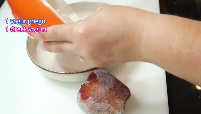 Elegir un plato o bol para preparar el postre.