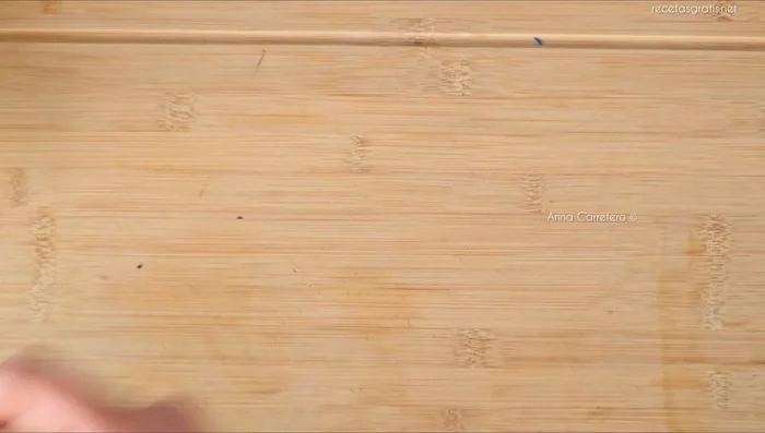 Introducir el molde en el microondas durante 3 minutos.